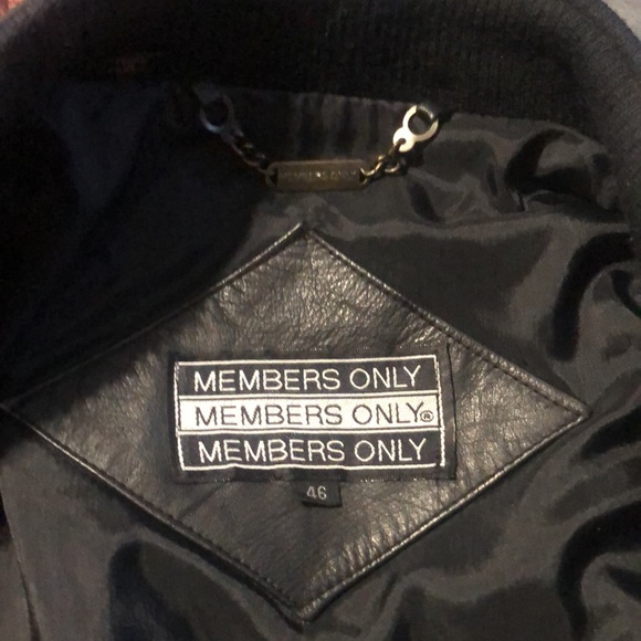 VINTAGE Member’s Only leather jacket - Picture 4 of 8